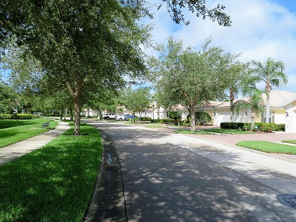 3rd image of 8534 SE Retreat Dr