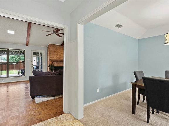 5th image of 1916 Kensington Dr