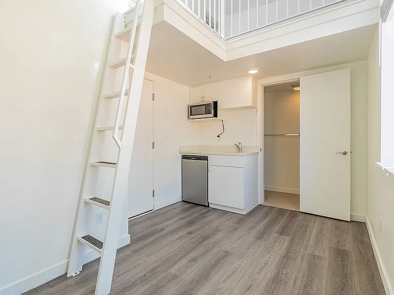 Modern Efficient Apartments in Prime Capitol Hill Location — Photo 15