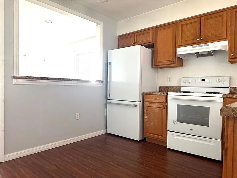 610 Emerald Ave #3 — Photo 4