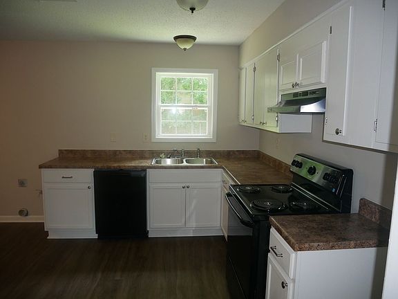 3rd image of 2011 Coral Hills Dr