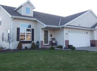 2040 River Point Ct, De Pere, WI 54115