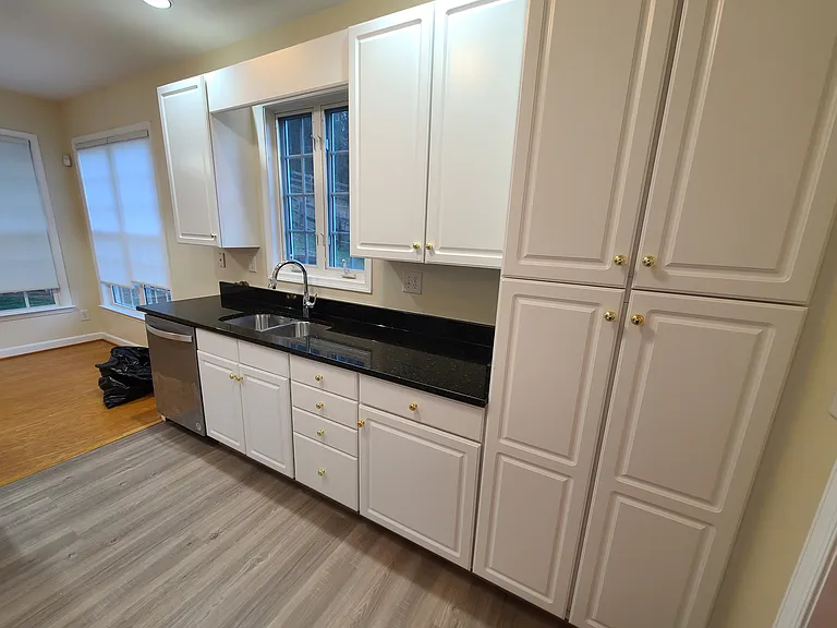 1112 Rustic Willow Ln — Photo 4