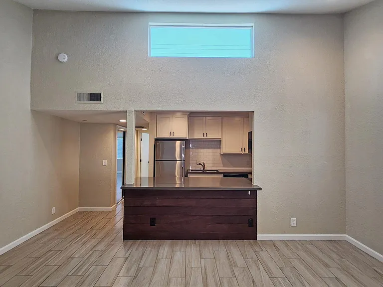 2222 I St #13 — Photo 3