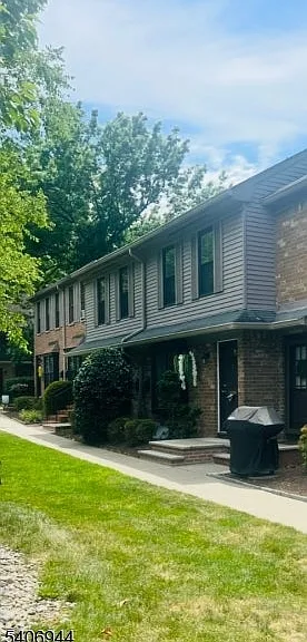 181 Long Hill Rd #I2 — Photo 1