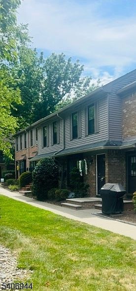 1st image of 181 Long Hill Rd APT I2