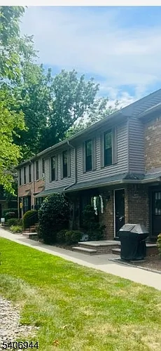 181 Long Hill Rd #I2 Photo 1 181 Long Hill Rd #I2 Photo 1