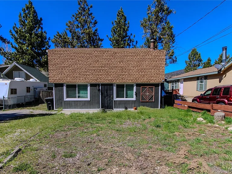 913 W Aeroplane Blvd — Photo 1