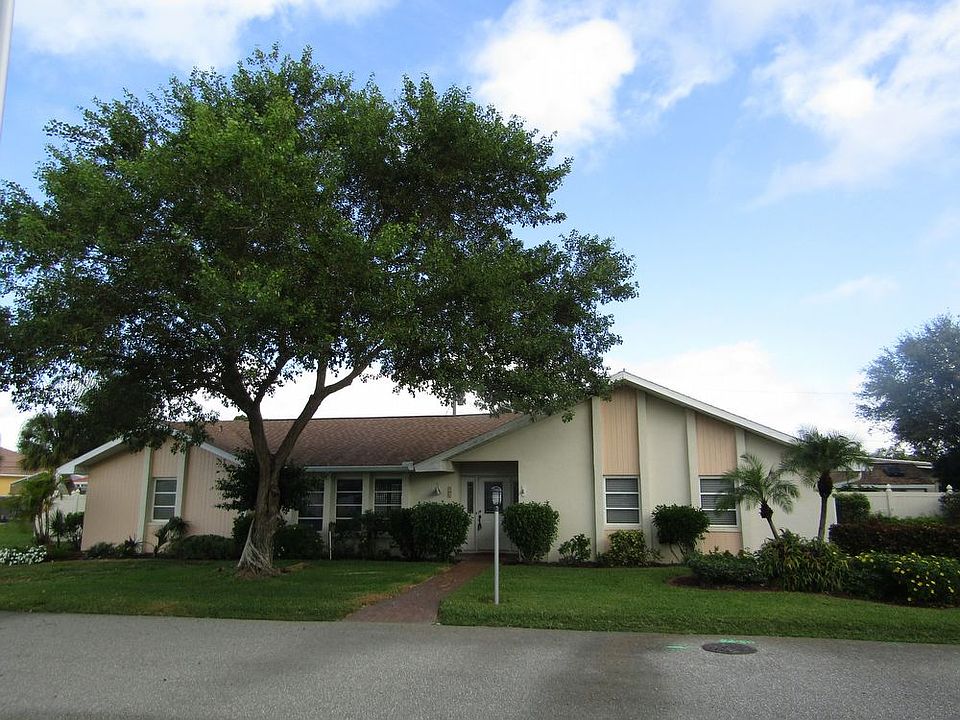 1st image of 20 Gulf Manor Dr