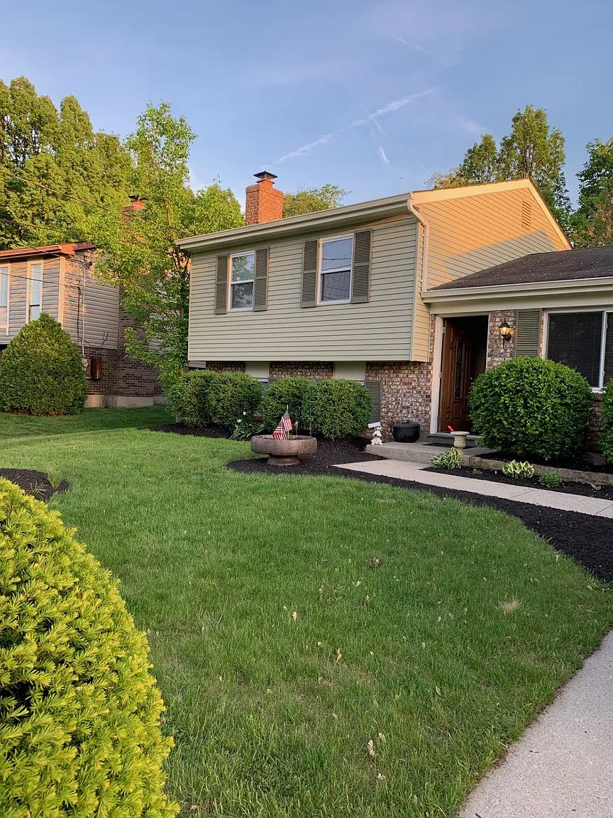 1553 Hazelgrove Dr photo 1