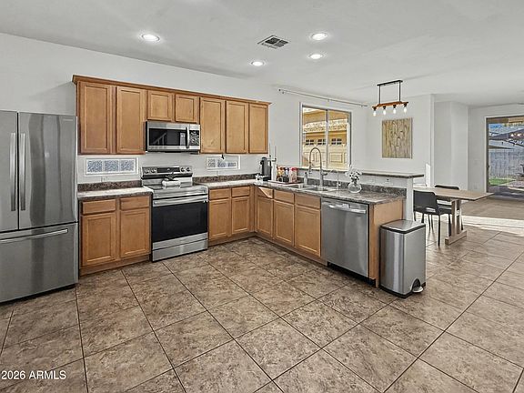 4th image of 4224 S MARIPOSA Drive
