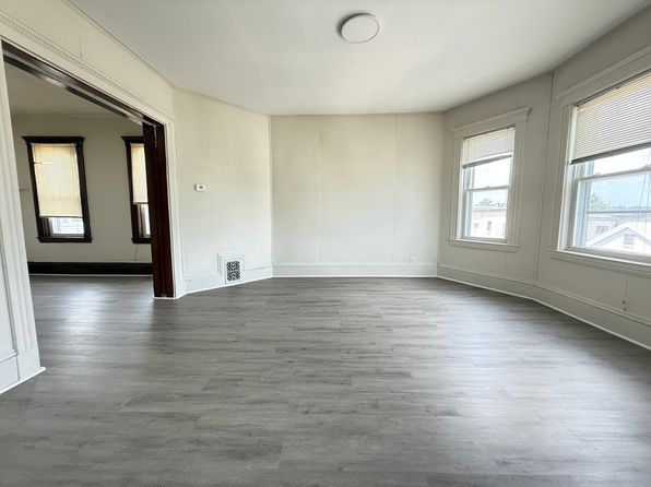 405 Ferry St FLOOR 3