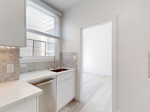 4th image of 326 Pierce St #5