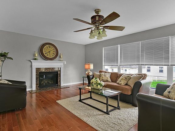 5th image of 4032 Ashbury Crossing Dr