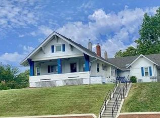 105 N 52nd St APT 1, Omaha, NE 68132