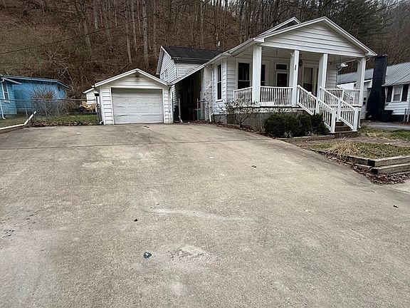 2nd image of 520 Town Mountain Rd