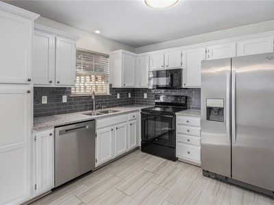 1324 SE Norwood Dr, Lees Summit, MO, 64081