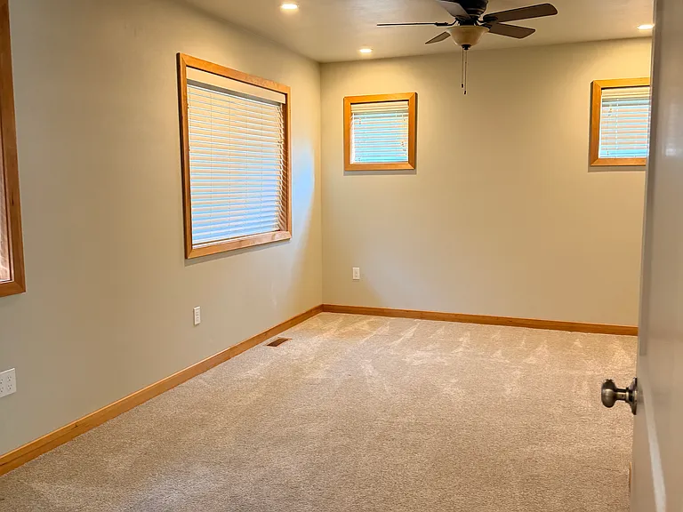 565 SE 10th Pl #ADU — Photo 13