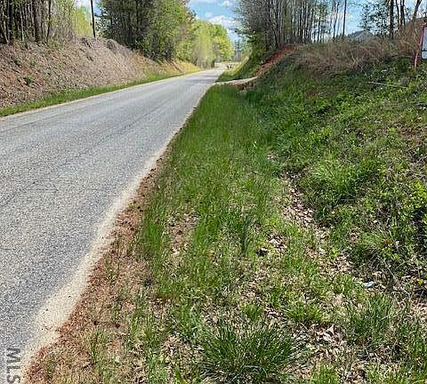 3rd image of Old Indian Rd