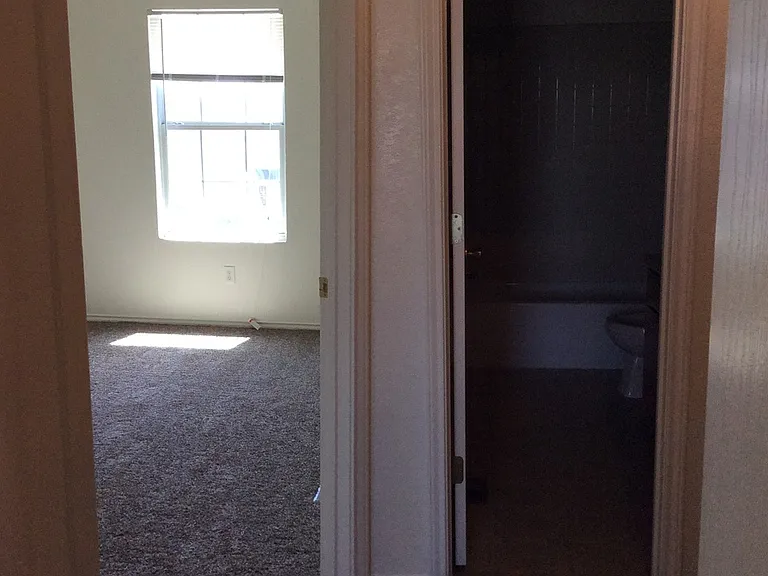 4002 Madison Dr #C — Photo 16