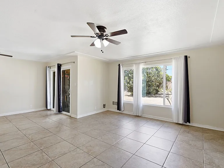 742 E Sierra Vista Dr — Photo 18