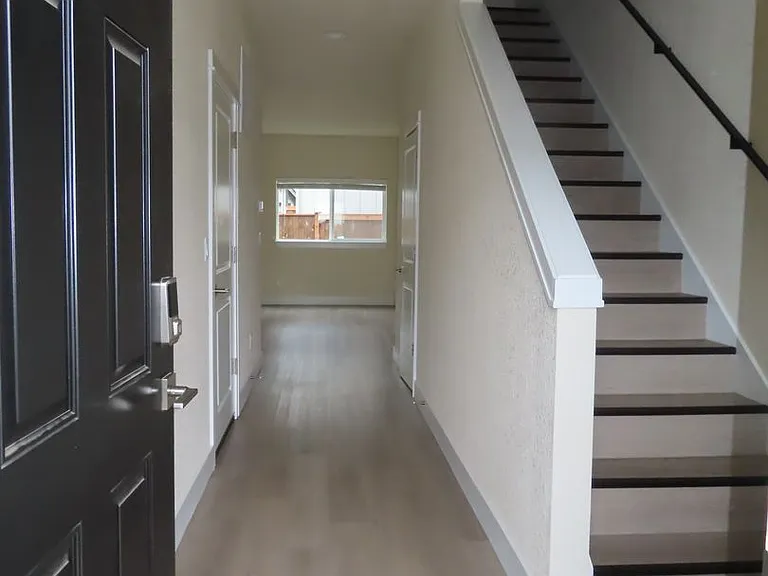 2587 Justine Ln — Photo 2