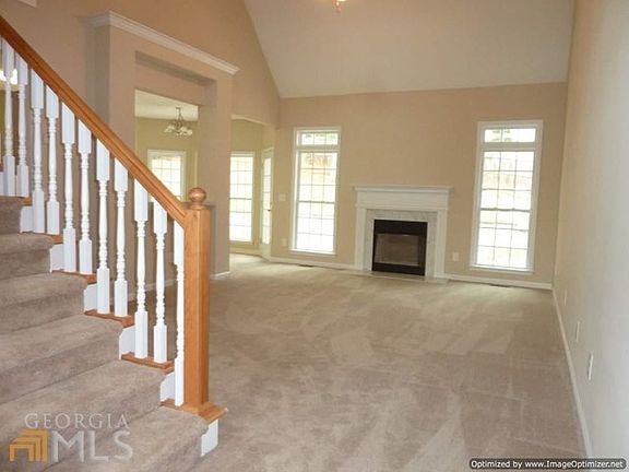 5th image of 166 Alexander Dr