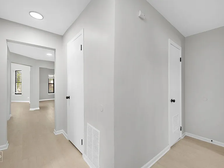 5051 S Forrestville — Photo 40