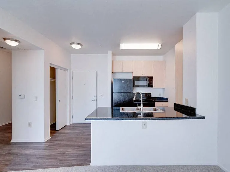 510 E 3rd St — Photo 1