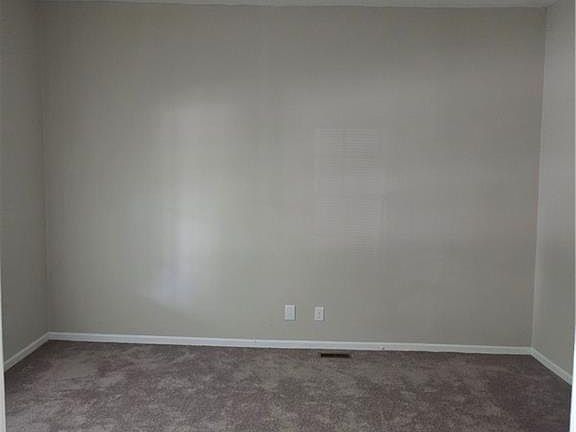 3rd image of 806 E Commerce Ave