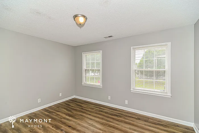 1237 Cobblestone Ln — Photo 11