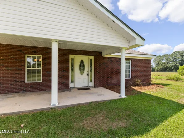 759 Lavelle Ladner Rd, Lumberton, MS 39455