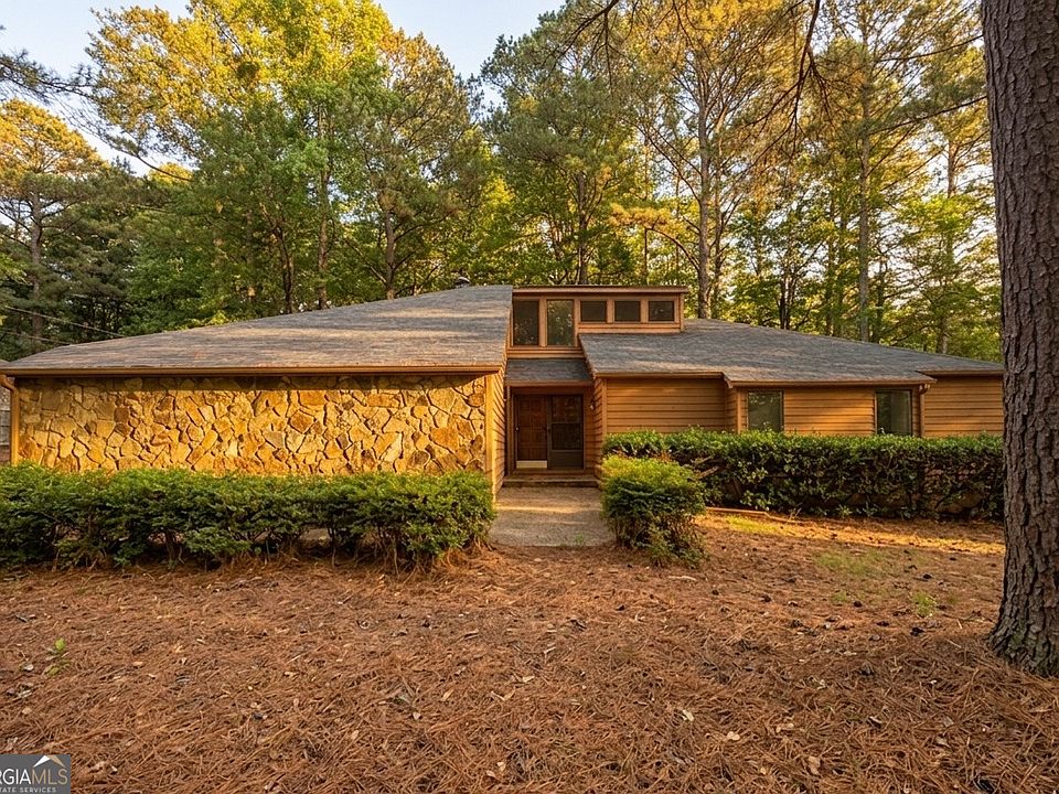 1st image of 155 Franklin Farms Cir