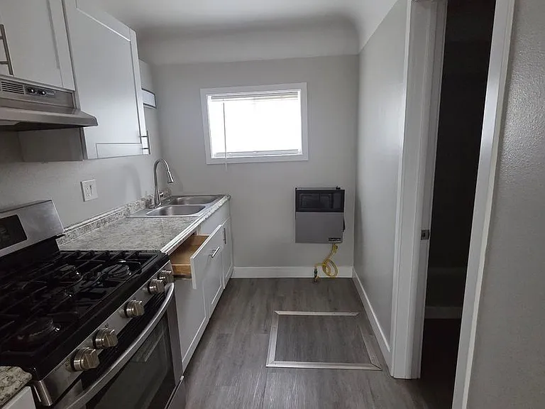 Garden City Flats — Photo 19