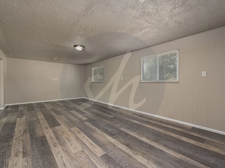 7123 Metropolitan St — Photo 12