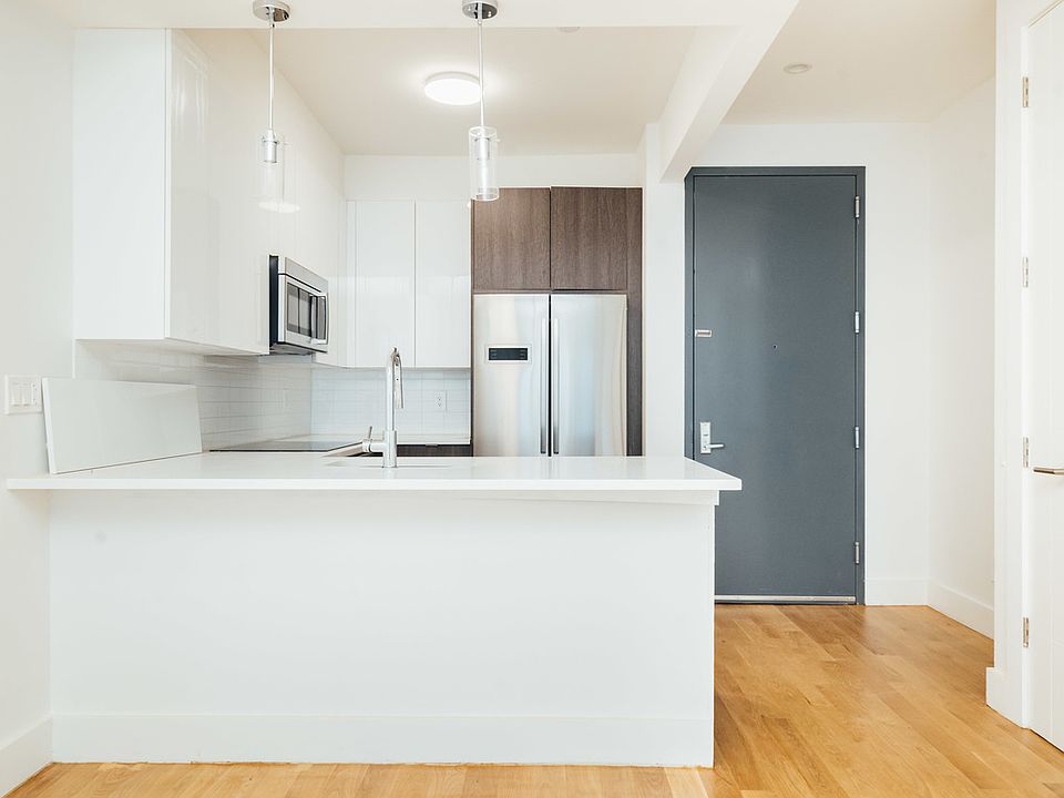 1st image of 806 Dekalb Ave #2E