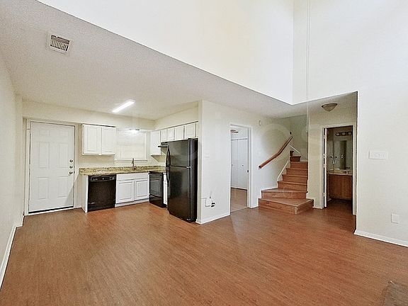 5th image of 816 Courtenay Pl