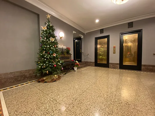 Rented by Bank Neary | media 13