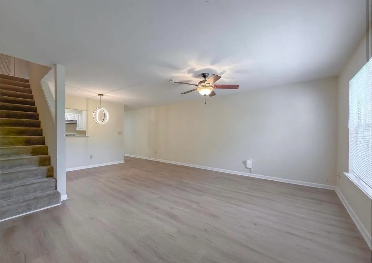 3 bed, 3.0 bath, 1312 sqft, $1,575 — Photo 4