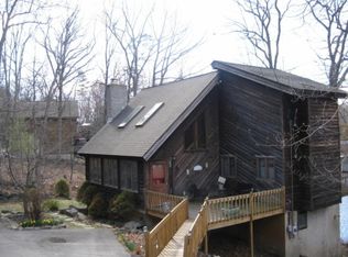 462 Log Tavern Rd, Milford, PA 18337