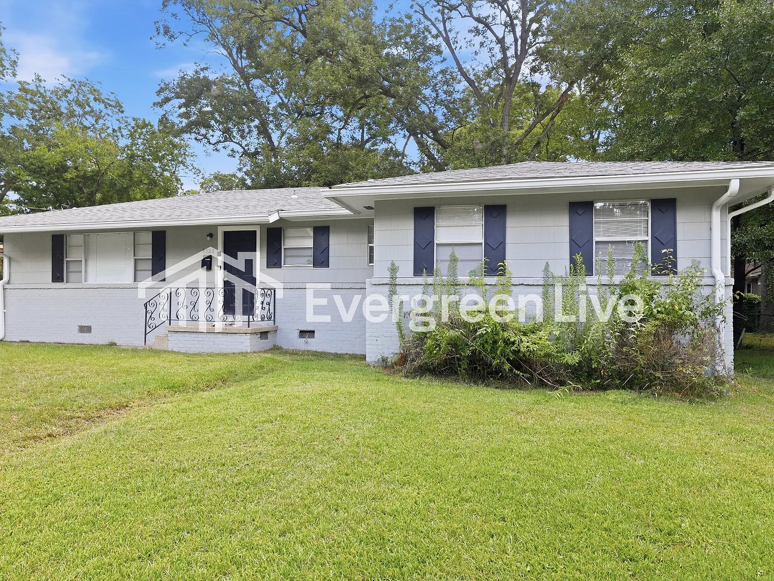 4 bed, 2.0 bath, 1702 sqft, $1,545 — Photo 2