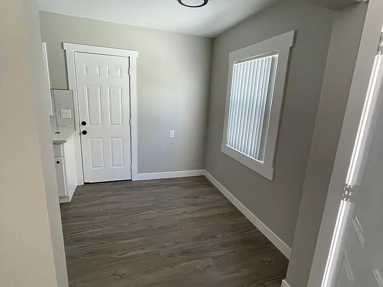 1616 Cherry Lane — Photo 9