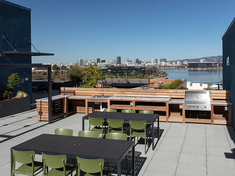 Rooftop Sundeck at Star Harbor Apartments & Townhomes in Alameda, CA.