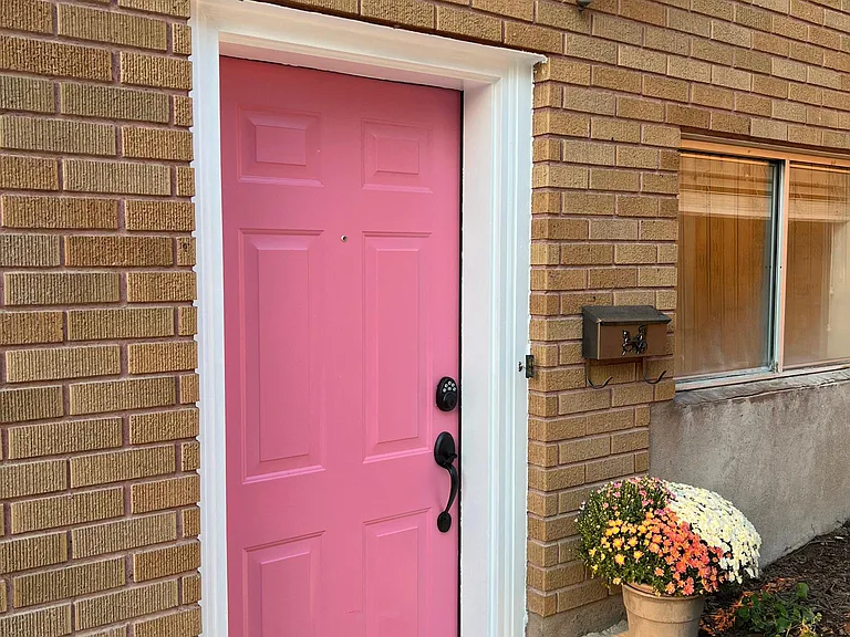 258 Harvard Ave #B — Photo 1