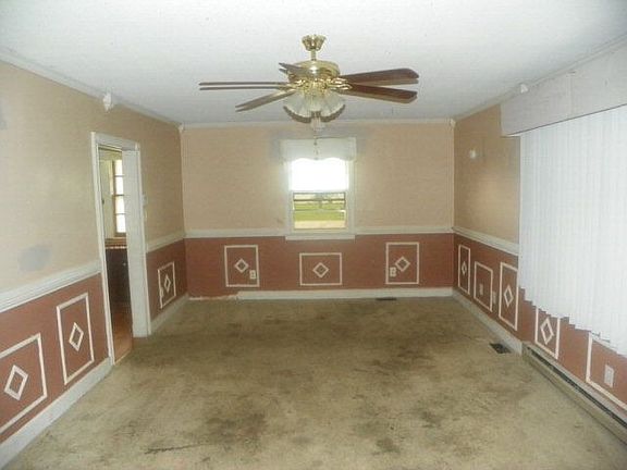2nd image of 301 Connies Cir