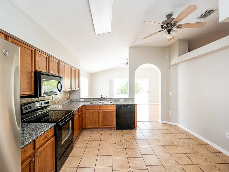 12019 Butler Woods Cir — Photo 10