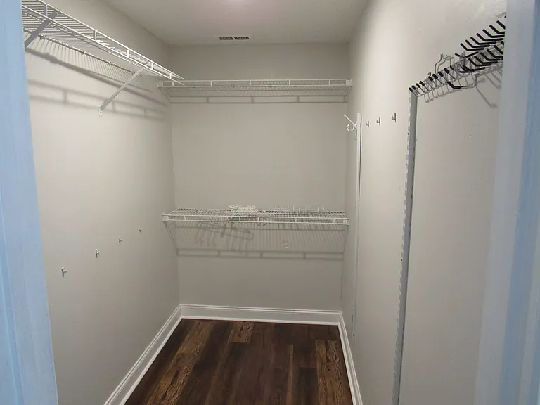 1511 Crowders Woods Dr — Photo 14