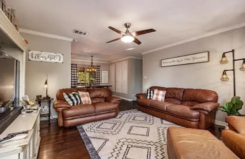 4 Catalina Ct — Photo 2