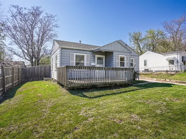 1222 E 33rd Ct, Des Moines, IA 50317