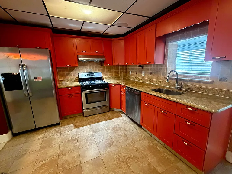 213 N Arizona Ave — Photo 3